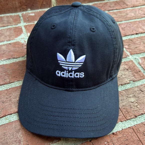 Adidas Black/White Combo Logo Cotton Relaxed Strapback Women’s Ball Cap - Picture 1 of 7